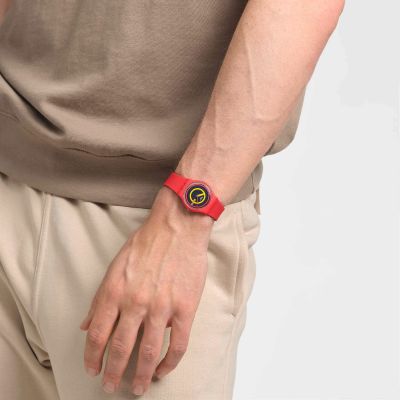 Swatch SO28R702 Armband-Uhr Concentric Red Analog Quarz Silikon-Band Ø 34 mm